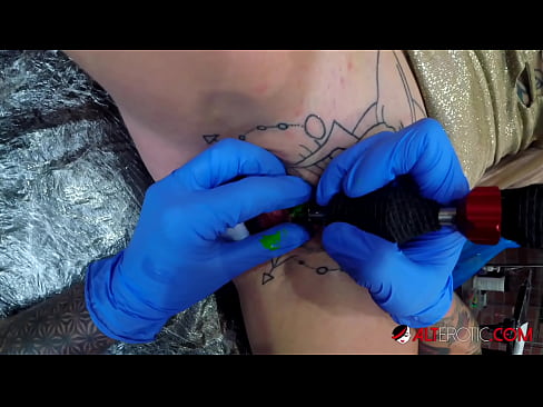 ❤️ Extrem tätowierte Hottie Sully Savage hat ein Tattoo auf ihrer Klitoris ❤️ Porno fb bei porn de.sexygirlspics-com.ru ️❤